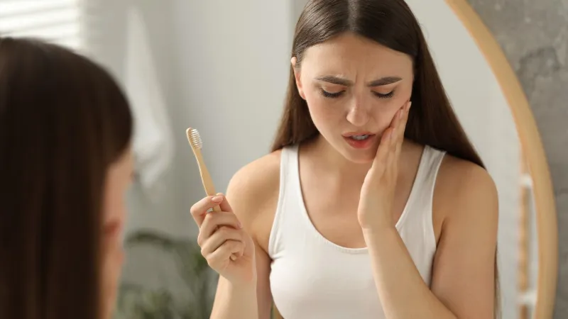 Ağrıdan gece boyu kıvranma derdine son! Diş ağrısından dakikalar içinde kurtulmak için hemen bunu deneyin