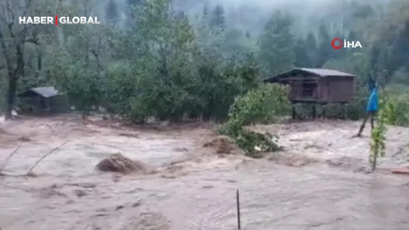 Artvin'de Sel Felaketi! Macahel Yolu Kapandı, Karagöl Sular Altında