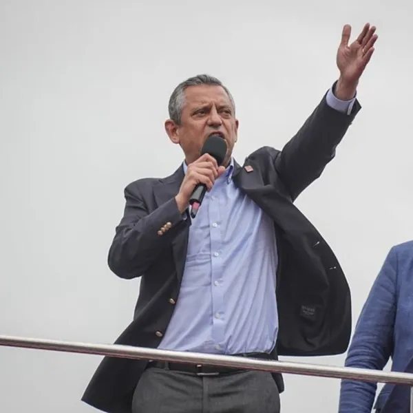 CHP lideri Özel Bayburt'ta konuşuyor