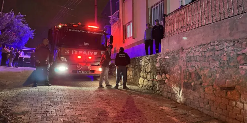 Denizli'de tek katlı evin tavanı çöktü! 6 yaralı