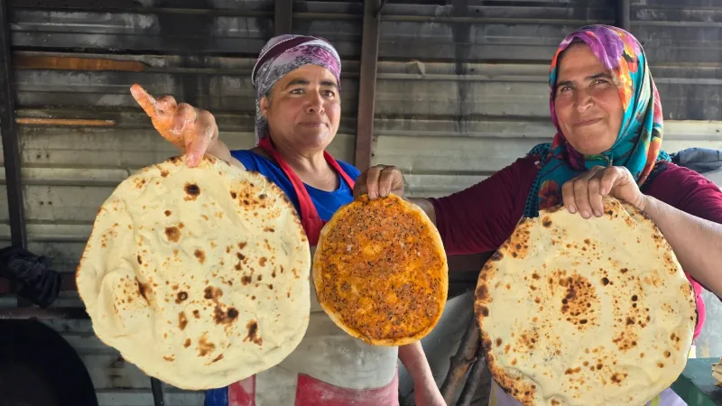 Depremzede Kadınlar Tandırda Hayata Tutunuyor! Fiyatlar Şok Etti!