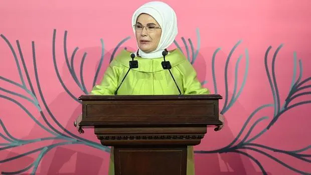 Emine Erdoğan "Uluslararası Aile Forumu"nun galasına katıldı: Doğum sayılarının geriletilmesine geçit vermemeliyiz