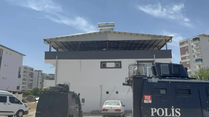 Evlat vahşeti; tartıştığı babasını, başına çekiçle vurarak ağır yaraladı