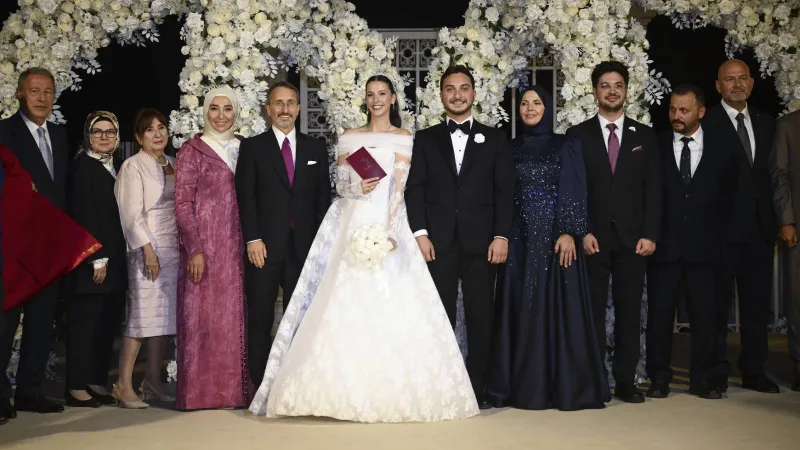 Fahrettin Altun'un oğlu Mustafa Bilge Altun dünyaevine girdi: Süleyman Soylu, Hulisi Akar konuk olurken, nikahı Tevfik Göksu kıydı