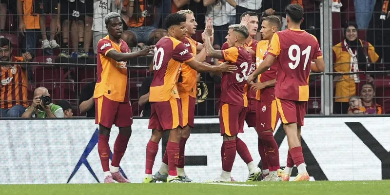 Galatasaray'daki saatli bombayı açıkladı