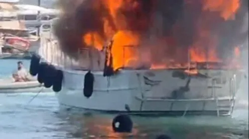 Göcek'te Lüks Tekne Alevlere Teslim! Denize Atlayarak Kurtuldular