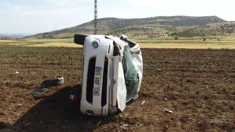 Feci Kaza: Hafif Ticari Araç Şarampole Yuvarlandı! 1 Ölü, 2 Yaralı