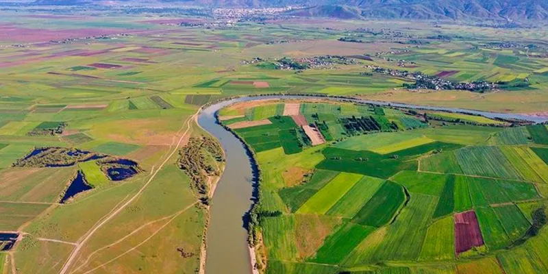 Havalar ısınınca Muş'a akın ettiler