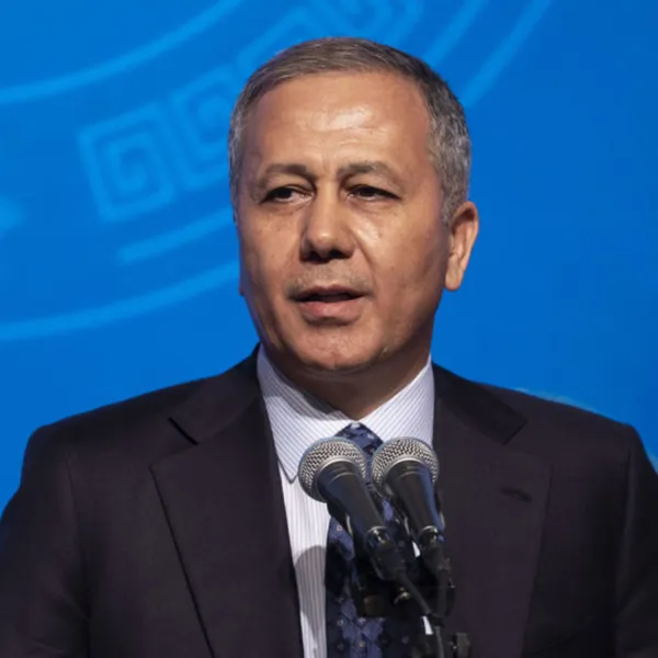 Yerlikaya'dan Trafik Uyarısı: "Hiçbir Canı Yolda Bulmadık!"