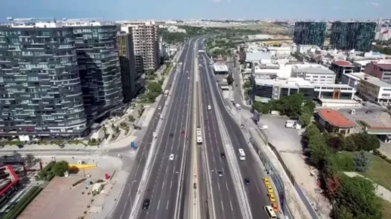 İstanbul'da bayramın 2'nci günü yollar boş kaldı