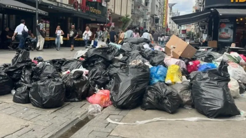 İzmir'de endişelendiren görüntüler! Çöp dağları oluştu vatandaş isyan etti: Hastalık tehlikesi var
