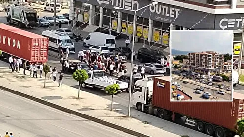 İzmir'de Kanlı Saldırı! Otomobilde Ölüm Yağdı!