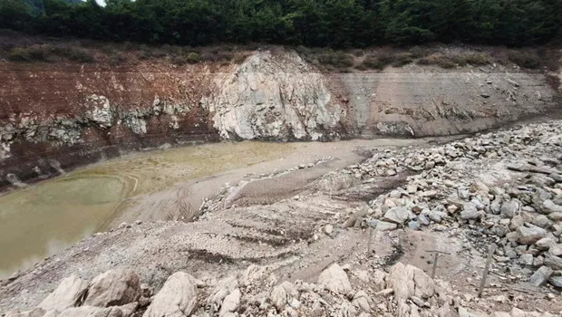 İzmir’in su kaynakları tükeniyor... Balçova barajı da kurudu