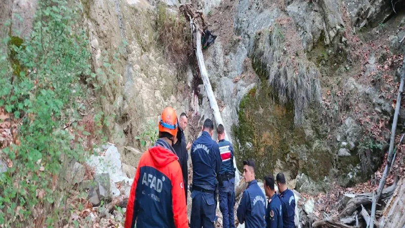 Kayıp olarak aranan Miraç'ın cansız bedeni uçurum dibinde bulundu