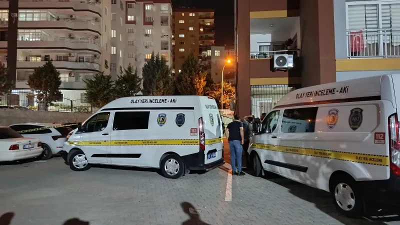 Kız arkadaşını öldürüp intihar etti
