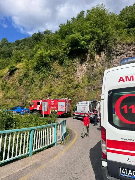 Kocaeli'de Doğa Faciası: Anne Çocuğunu Kurtarırken Can Verdi!