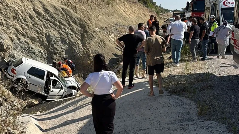 Manisa'da feci kaza! Kontrolden çıkan araç menfeze savruldu: 12 yaşındaki çocuk hayatını kaybetti