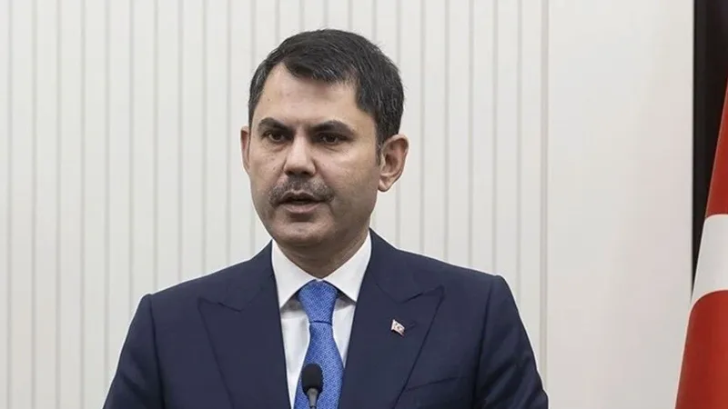 Akdeniz Sallandı! Bakan Kurum'dan Deprem Açıklaması: Hasar Var mı?