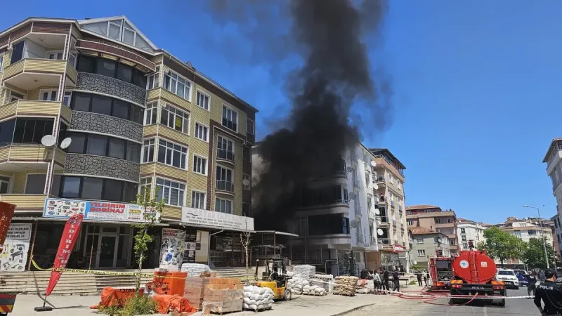 Çerkezköy'de Yangın! Binada Mahsur Kalanlar Kurtarıldı mı?
