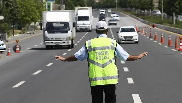 İstanbul'da Hangi Yollar Kapalı? 1 Mayıs Trafik Önlemleri Şaşırttı!