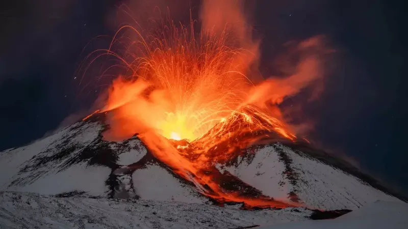 Etna Yanardağı Uyandı! Lavlar ve Küller Şehri Sardı