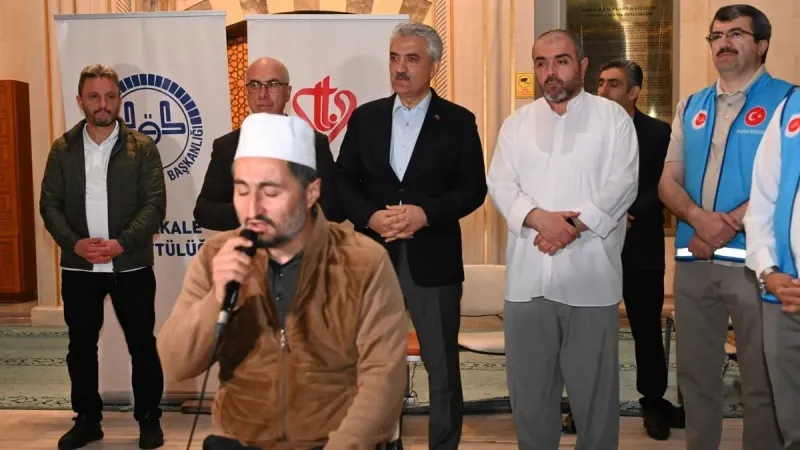 Kırıkkale'de Hacı Adaylarından Duygu Yüklü Veda! Gözyaşları Sel Oldu
