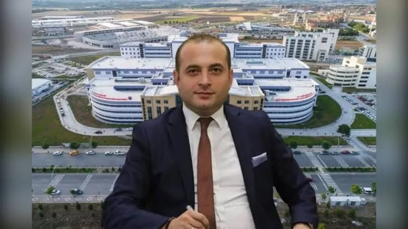 Başhekim Gitti, Hastane Bayram Etti! İstifanın Ardından Helva Dağıtıldı