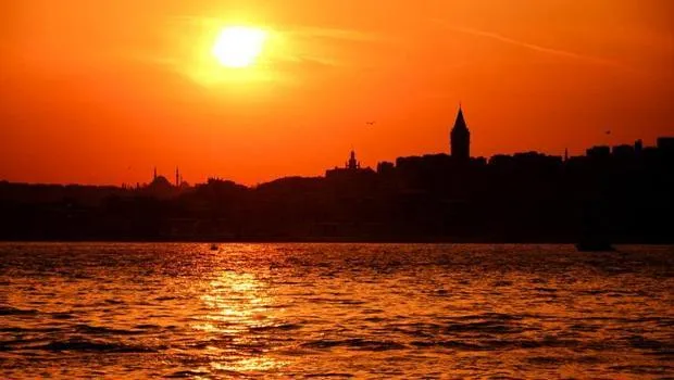 Önce yaz sıcağı sonra yağmur! Prof. Dr. Şen: İstanbul'da hafta sonu hava sıcaklığı 32 dereceye çıkacak