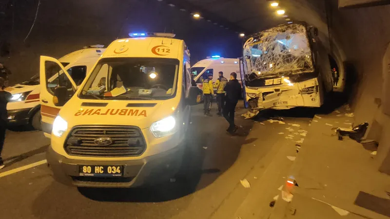 Osmaniye’de otobüs ile tır çarpıştı! Çok sayıda yaralı var