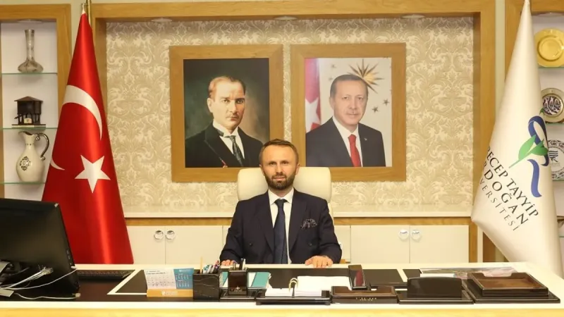 Rektör Yılmaz'dan Zirveye Uçuş! Türkiye'nin En İyileri Arasında!