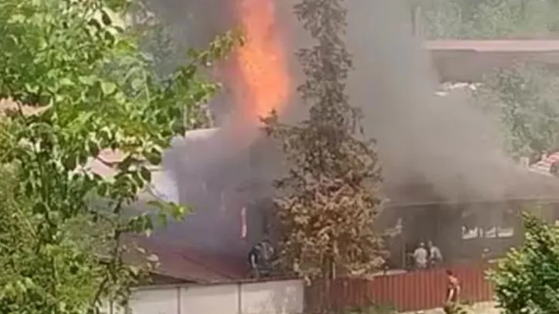 Sinop'ta Fabrika Yangını! Yemekhane Alevlere Teslim Oldu