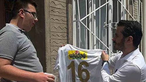 "Forma Getir Mahalleye Sokarım" Dedi, Başkan Koştu!