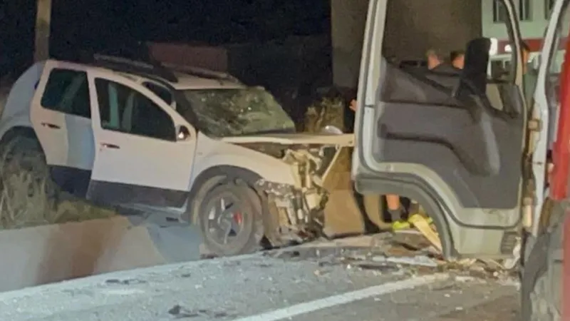 Uşak'ta cip ile otomobil çarpıştı: 2 ölü, 3 yaralı