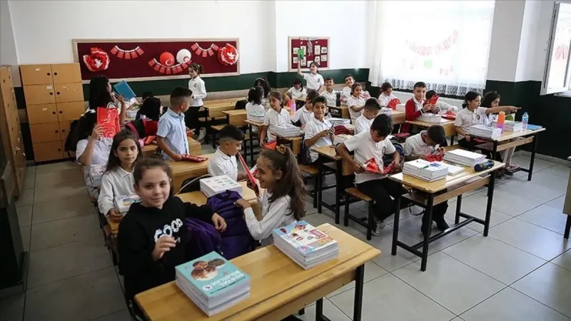 Okullar Bayram Sonrası Açılıyor Mu? Öğrenciler Dikkat!