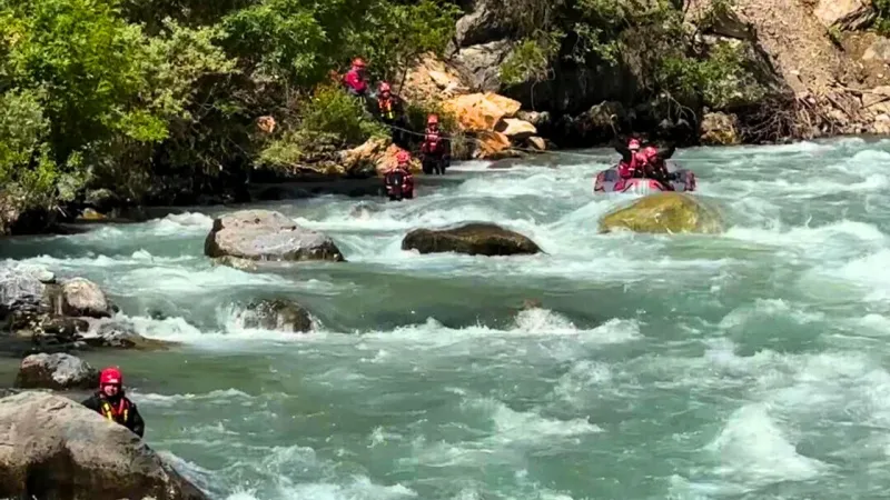 Yüksekova’da Avaşin Deresi’ne Düşen İbrahim Necir Kom İçin Arama Çalışmaları Sürüyor