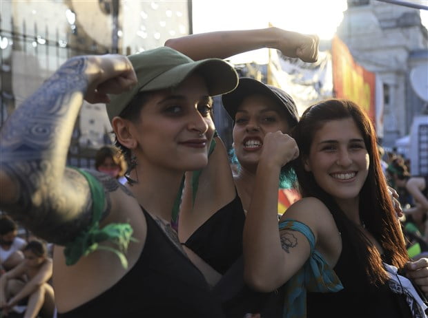 Arjantin’de Tepkiler Sonuç Verdi: Kürtaj Yasağı Kaldırıldı
