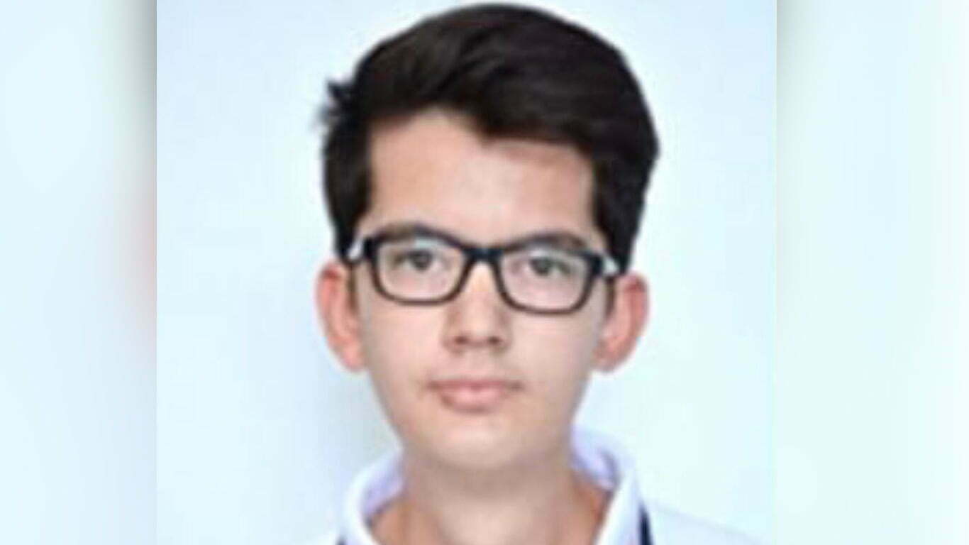 17 Yaşındaki Lise Öğrencisi Serdar Mehmet, Koronavirüsten Yaşamını Yitirdi